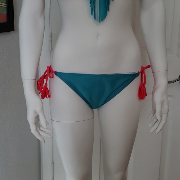 Two Piece Bikini set - Picture 3 of 5